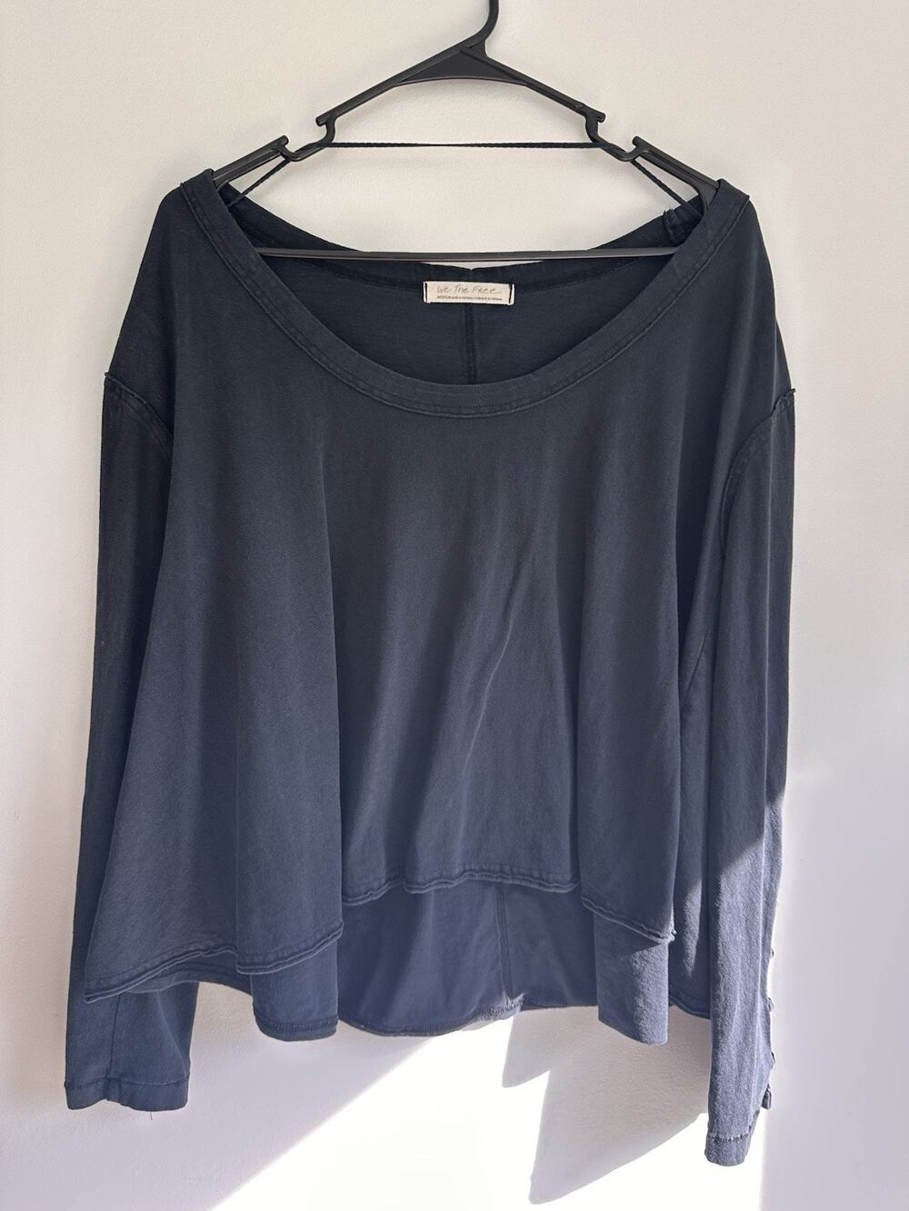 Free People We The Free Woman’s Medium Black Long Sleeve Top Button Cuff